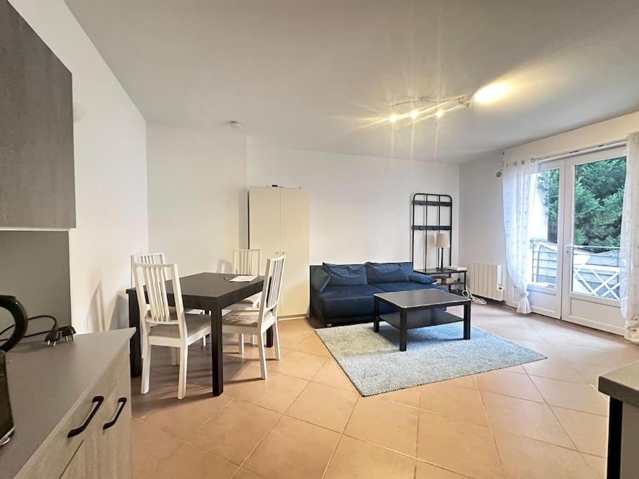 Appartement F3, 2 Chambres Ivry-sur-Seine Exterior photo